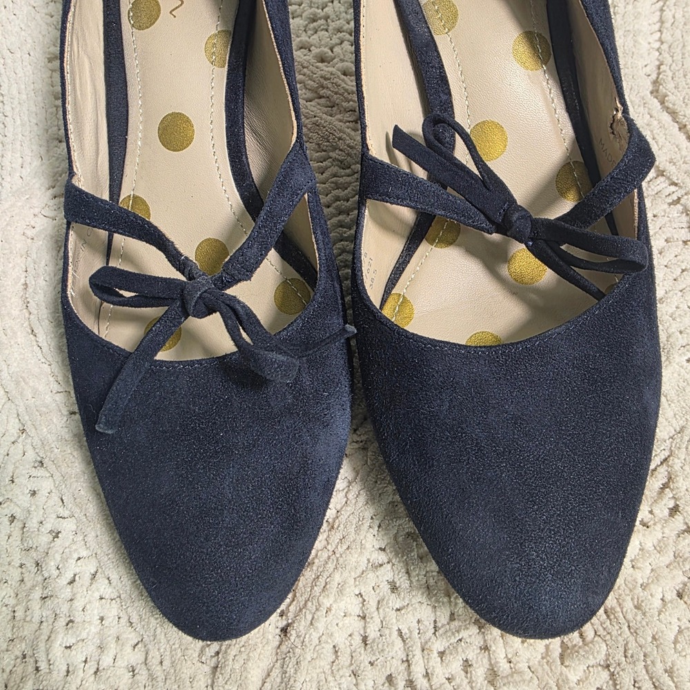 Boden Suede Bow Mary Jane Pumps Navy Blue Pointed Toe Women 38.5 7.5 8 Excellent - Picture 3 of 8